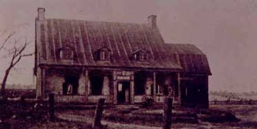 Maison Décarie construite en 1680 (photo: www.n-d-g.ca)